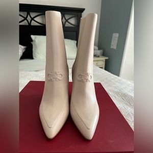 Salvatore Ferragamo Marineo off White